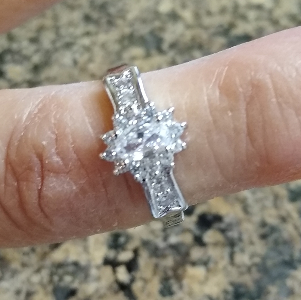 NWT STERLING SILVER WHITE TOPAZ RING - Picture 2 of 4